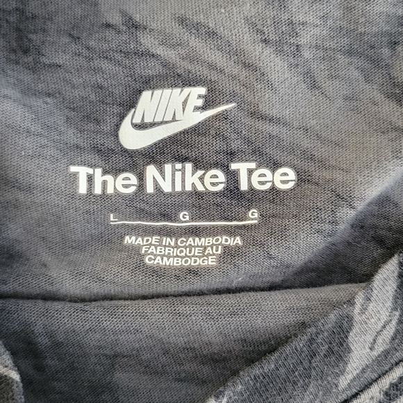 Men's Nike Camo Multicolor Swish Logo Shirt L Polyester Active Stretch - Picture 3 of 3